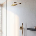 Laveo Tores zestaw prysznicowy podtynkowy z deszczownicą, kolor złoty BVT G01P aranżacja