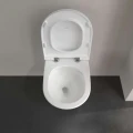 Villeroy&Boch Universo TwistFlush 56x37 miska wisząca bez rantu + deska wolnoopadająca SLIM, kolor biały (Weiss Alpin) 4670T901