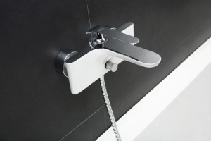 Art Platino EMIRA CHROM/BIAŁY Bateria wannowa jednouchwytowa głowica ceramiczna z przełącznikiem prysznica chrom/biały EMI-BWN.020BC